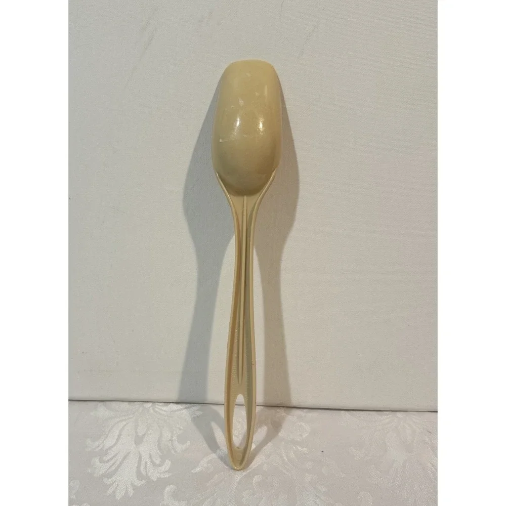 Vintage‎ Ensar Corp Nylon Plastic Solid Spoon Made USA Burnt Ivory Color